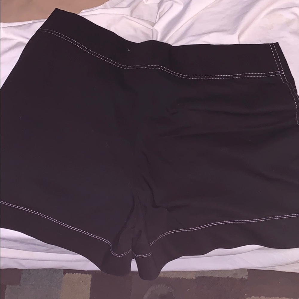 Shorts - Picture 2 of 4